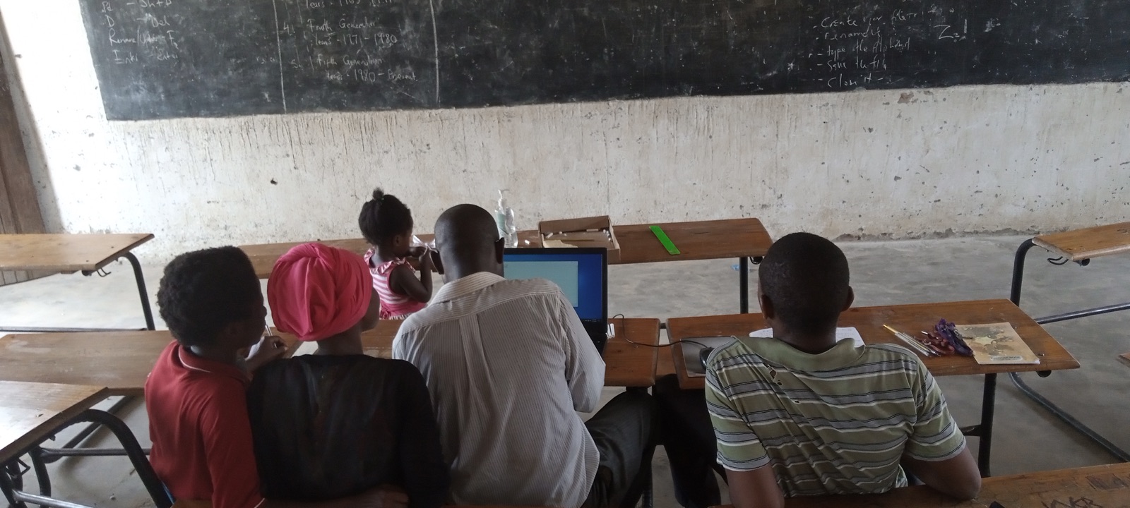 The Ngala computer literacy group following a laptop demonstration
